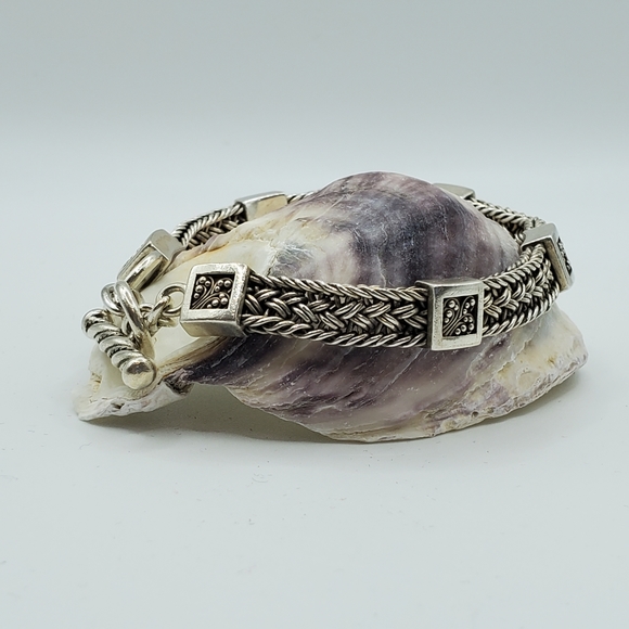 Lois Hill Bracelet - Picture 4 of 16